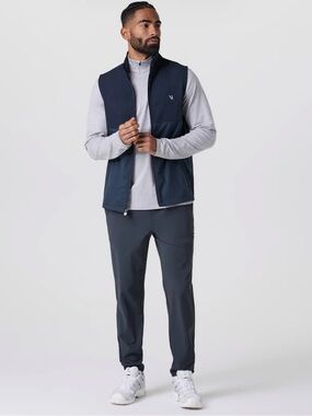 NWT VUORI MEN'S FLEET SPORT JOGGER
NAVY SIZE SMALL